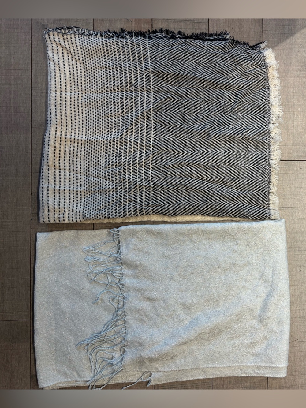 ♠️BOTH SCARVES♠️2 Blanket Scarves-1 Glitter & Polka Dots, 1 Thick Square